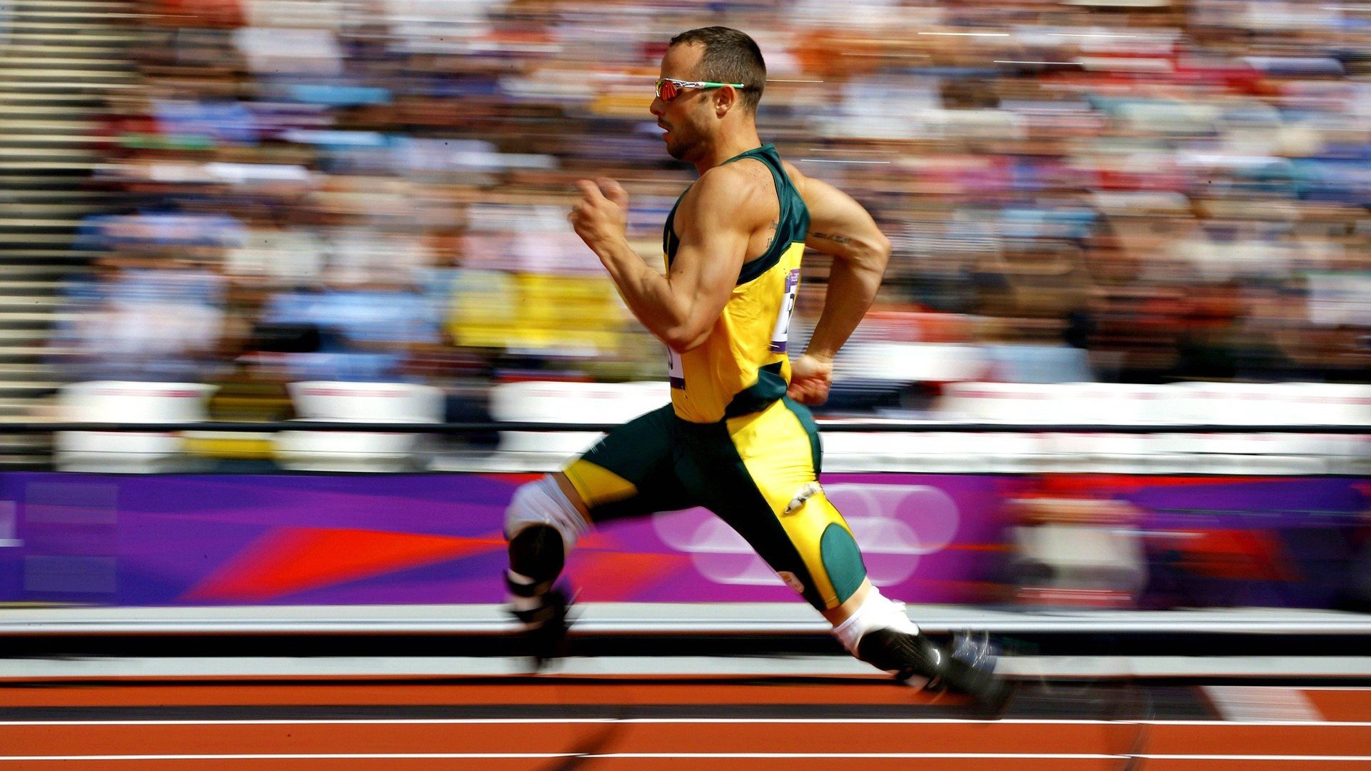 丹·卡特的比赛视野与出色传球，为全黑队打开进攻之门，丹.卡特