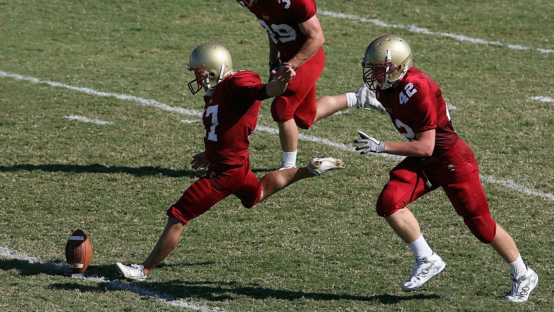 星空娱乐网址-梅州客家保级前景一片光明!半场连追2球,力保积分领先海牛,梅州客家队最新消息